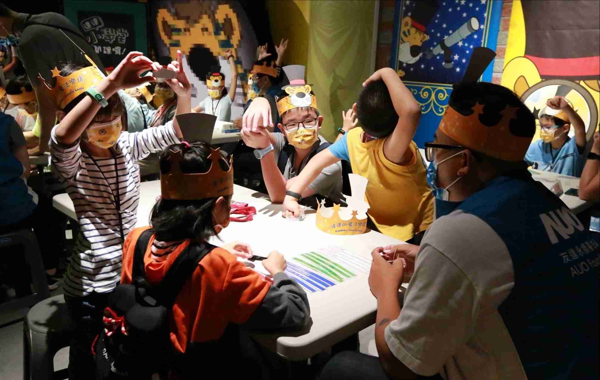 糖果派对以永续理念推动全人教育计划，，内外结盟储备科普教育人才，，荣获亚太永续行动奖社会共融面的金奖肯定