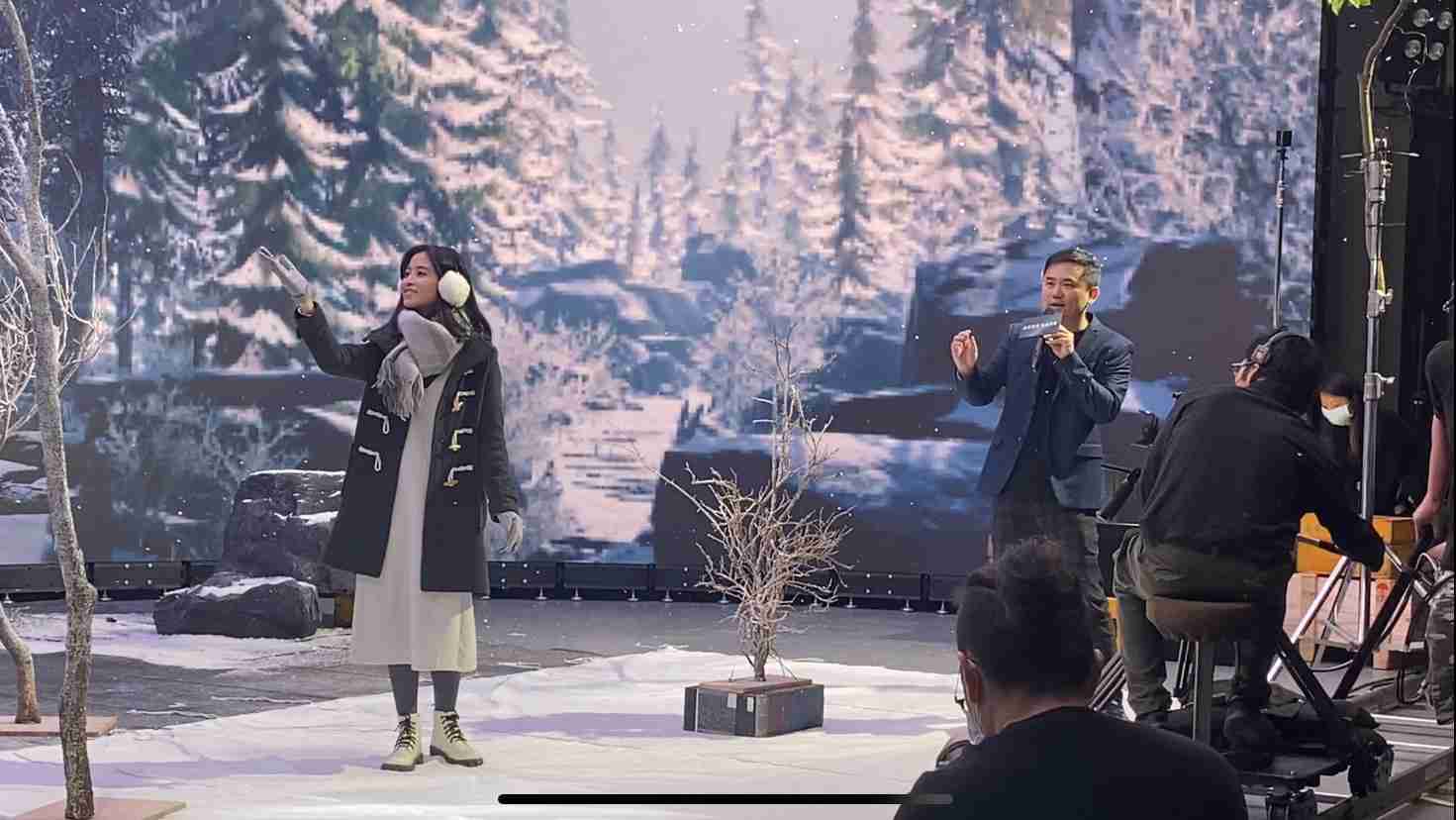 糖果派对以ALED先进显屏技术，，，，与金马奖视觉特效团队“再现影像”携手合作打造LED虚拟摄影棚，，，提供沉浸式表演体验，，，并精简拍摄成本与时间